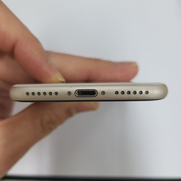 .아이폰 SE3 128G 스타라이트 AA급 배터리87% 메인추천 042653 이미지