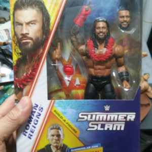 WWE 피규어 썸머슬램 로만 레인즈 팝니다.