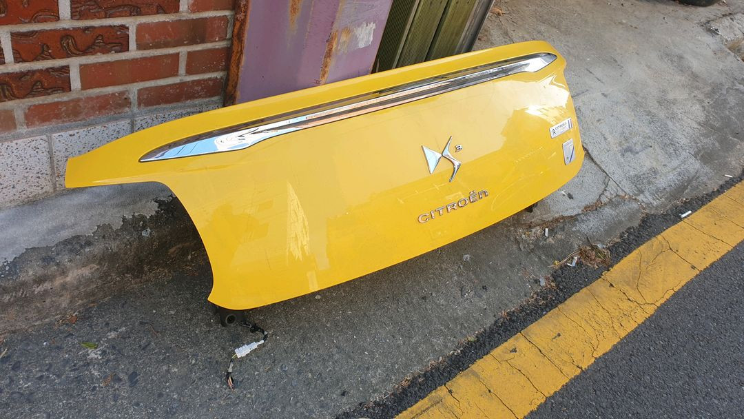 시트로엥ds3뒤도어.시트로엥ds3후미범퍼 판매 이미지