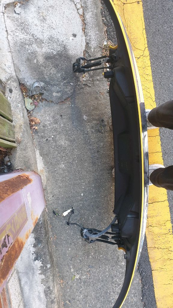 시트로엥ds3뒤도어.시트로엥ds3후미범퍼 판매 이미지