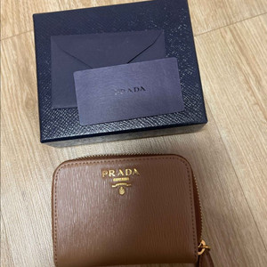 프라다 사피아노 반지갑