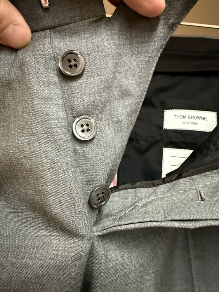 톰브라운 4바 그레이 정장 셋업 팝니다. 이미지