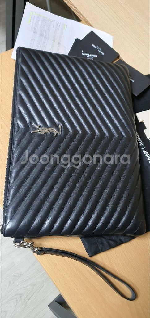 입생로랑 생로랑 클러치백 라지 정품S급(감정서O)구찌프라다루이비통디올고야드샤넬셀린느보테가버버리발렌시아가파우치가방--2