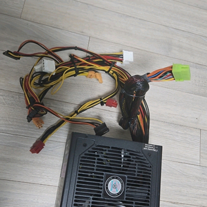 컴퓨터 파워 마이크로닉스 600w 팝니다.
