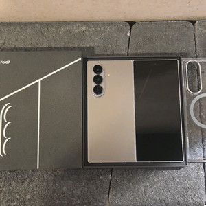 안심o,삼케플o, 갤럭시Z폴드7 512g 실버쉐도우 팝니다