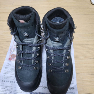 로바 티벳 GTX 265 등산화 팜니다