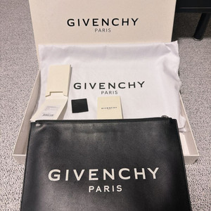 지방시 클러치백