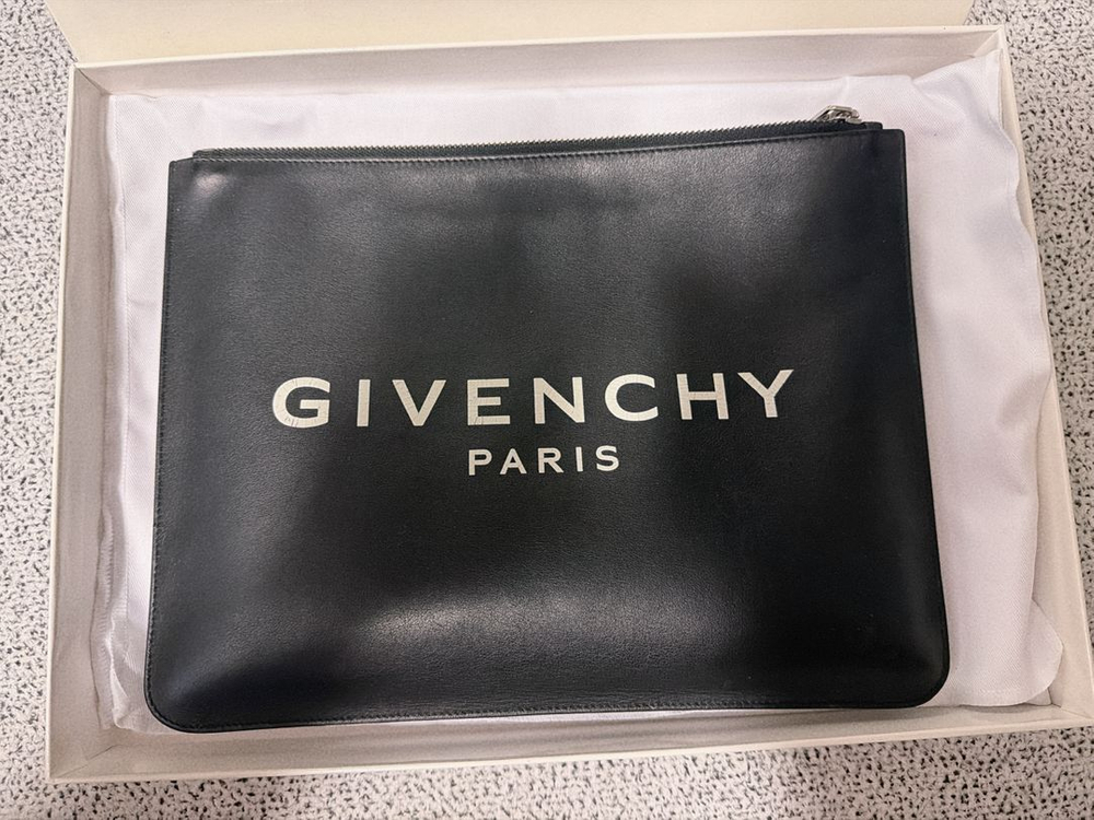 지방시 클러치백--1