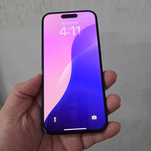 아이폰15프로 블랙 티타늄 256기가 A 급 팝니다