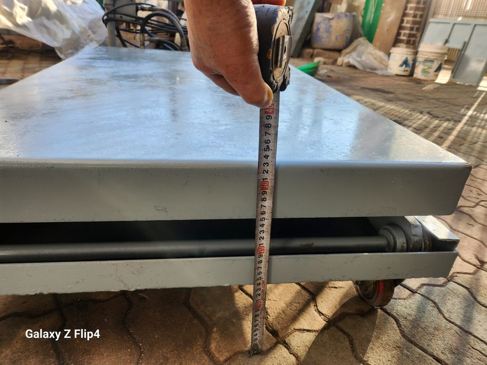 유압 테이블 리프트--2