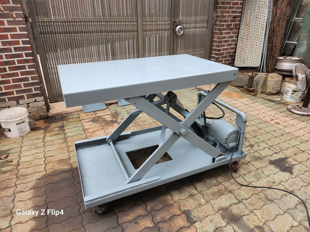 유압 테이블 리프트--3