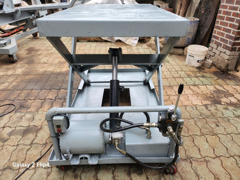 유압 테이블 리프트--4