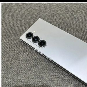 갤럭시 Z 폴드6 실버 256 자급제 26년1/3 올수리