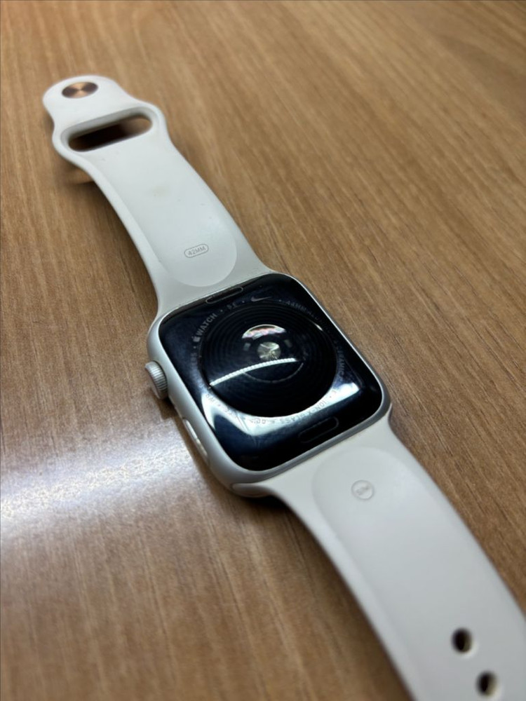 애플워치 se 44mm 셀룰러 이미지