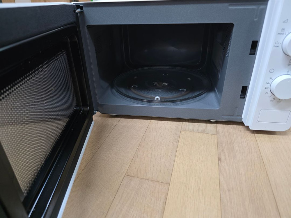 일렉트로룩스 전자레인지 EMG20K38GWP 모델 판매합니다.--1