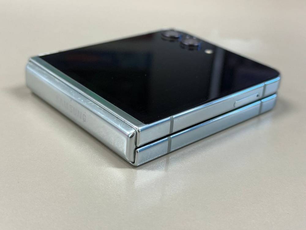 *22만원* 갤럭시Z플립5 민트 256G 무잔상급 불량화소 없는 단말기--8