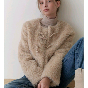 리엘 무스탕 Floofy fur jacket 이미지