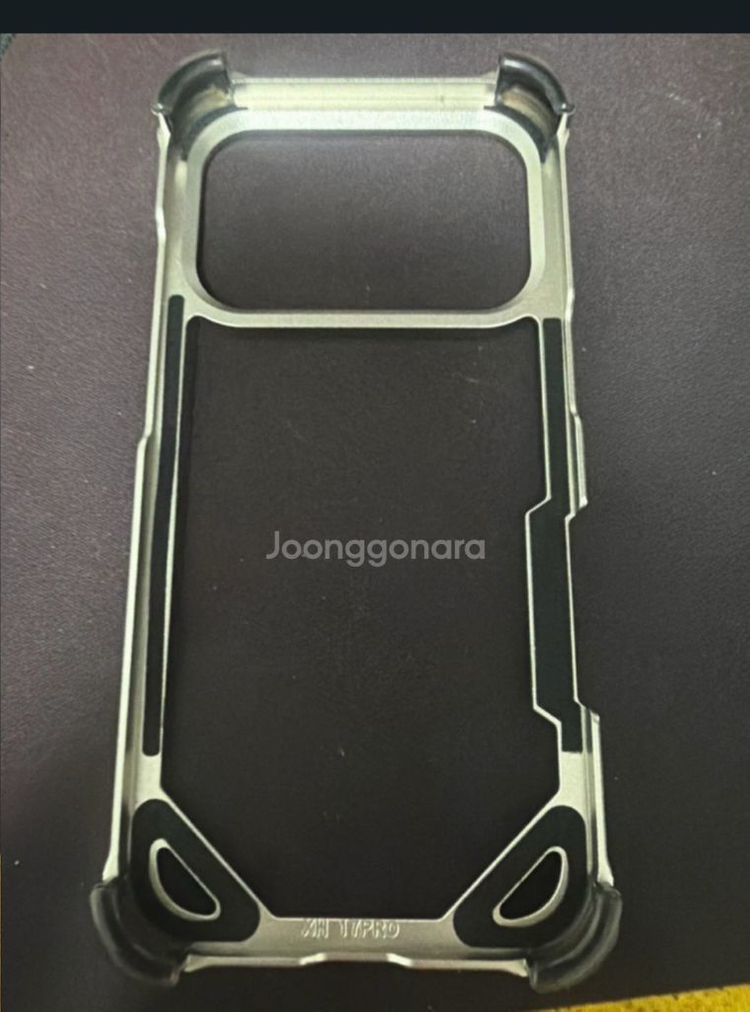 아이폰 17프로 메탈 범퍼 케이스--5