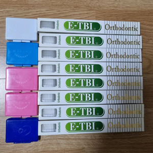 교정용 칫솔8개. 교정용 왁스5개