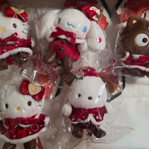 산리오 팝업 가방걸이 키링 키티 시나모롤 포차코 초코캣 이미지