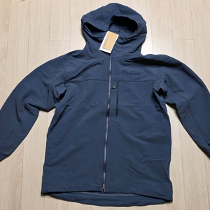 티톤브로스 글레시어 후디 소프트쉘 100사이즈 팝니다