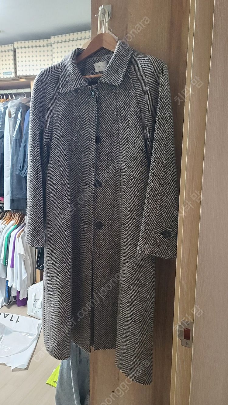 헤링본코트 브라운 발마칸 모직코트 11am 페퍼윤윤 올라이츠 레디투웨어 심플먼트 소윰 바이미나 심플먼트 리틀블랙--2