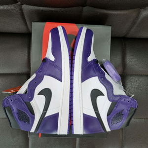 나이키 조던 1 코트퍼플 이미지