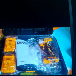 디월트 DCF845 무선 임팩드라이버 세트