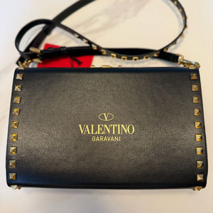 발렌티노 알코브 락스터드 크로스백