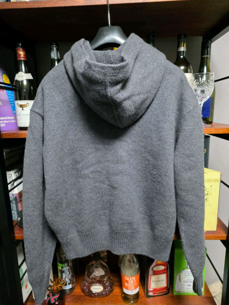 아미 빅하트 울 후드 니트 이미지