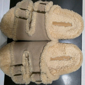 엔티크제이 무스탕 슬리퍼