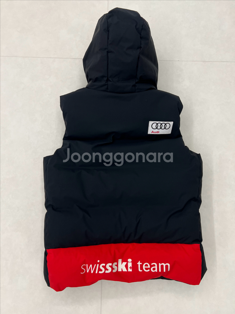 데상트 아우디 오리털 빵빵한 패딩조끼 105--1