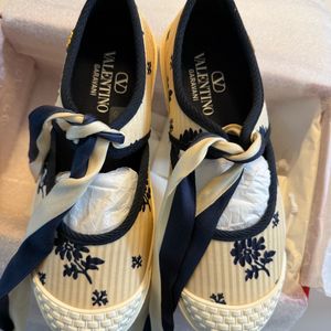 발렌티노 발레리나 스니커즈