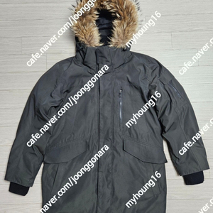 지오다노 다운 코트 카키색 100 사이즈 팝니다. (2만2천원)