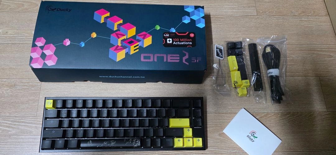 DUCKY ONE 2 SF rgb 갈축 판매합니다. - 안심되는 중고거래