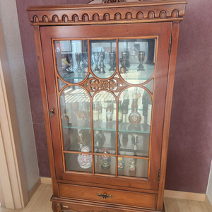 이태리제 앤틱 거실 장식장