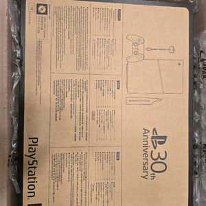 PS5 30주년 에디션 팝니다.