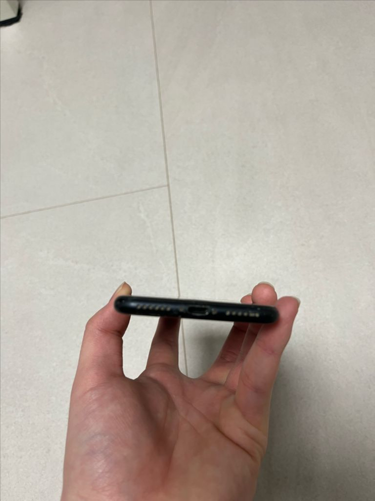 아이폰 se2 64GB--1