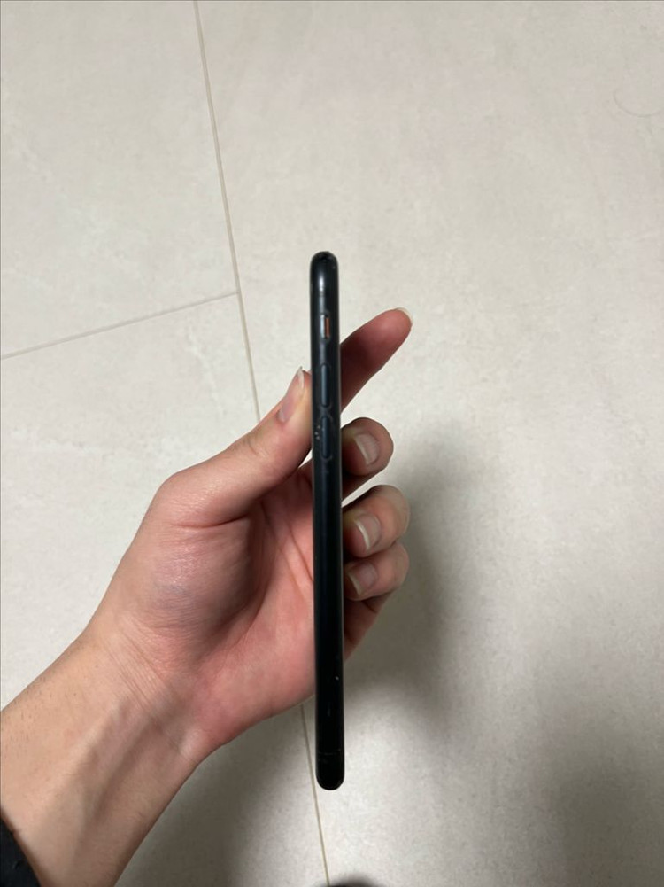 아이폰 se2 64GB--5