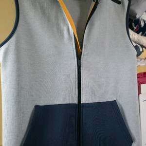 언더아머 후드 조끼 L