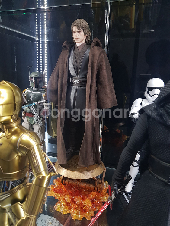 핫토이 mms486 2018토이페어 시스아나킨(다크사이드)--1