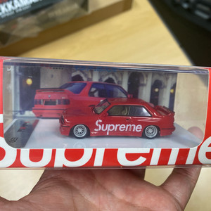스케일미니 666개 한정 BMW M3(E30) 슈프림 에디션 레진 차량 미개봉 팝니다