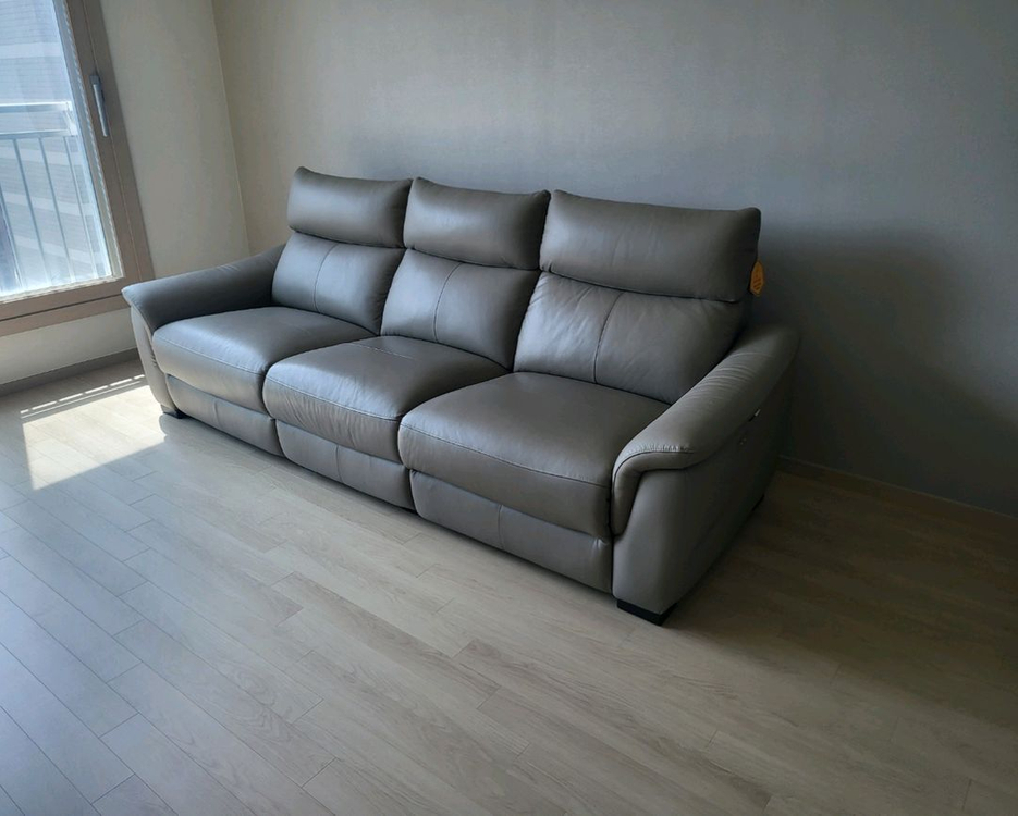 에몬스가구 시에나 4인 전동 리클라이너 소파 코코아 컬러 판매합니다.--3