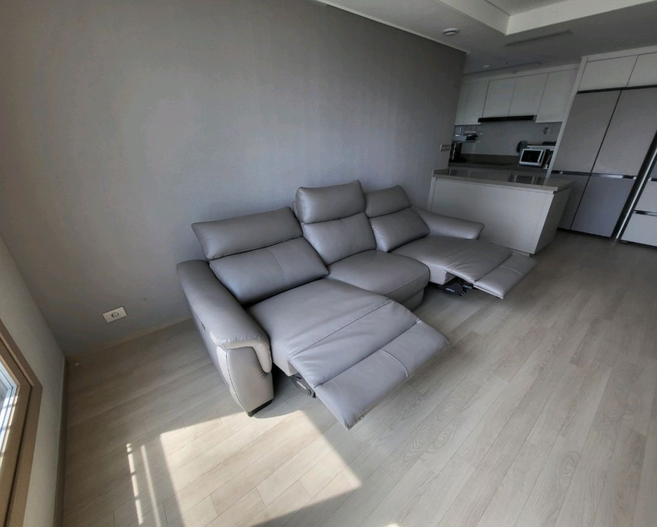 에몬스가구 시에나 4인 전동 리클라이너 소파 코코아 컬러 판매합니다.--4