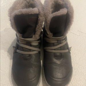 캠퍼 블랙 털부츠 37사이즈(235)