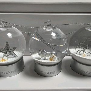 샤넬 미니 스노우볼 2024년 홀리데이 콜렉션