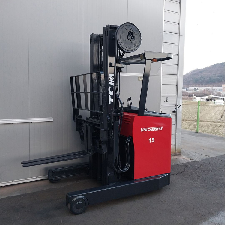 TCM 중고전동지게차 1.5톤 3단6M 자동발양개식장착 2023년식 상품배터리--4