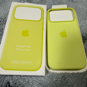 아이폰17프로 실리콘 케이스 옐로우 박풀
