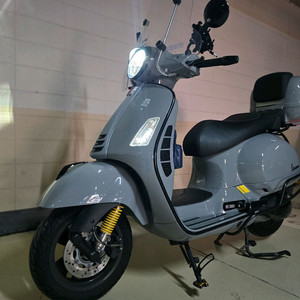 베스파 gts300 슈퍼테크 아비오그레이/550만