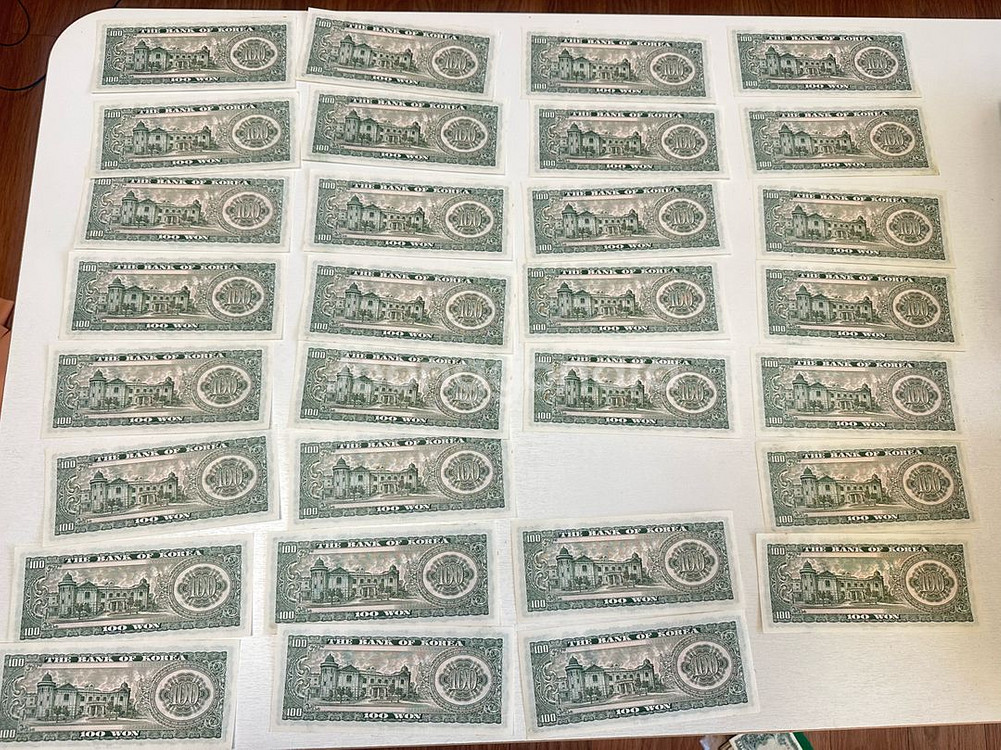 옛날 100원 지폐 판매합니다--1